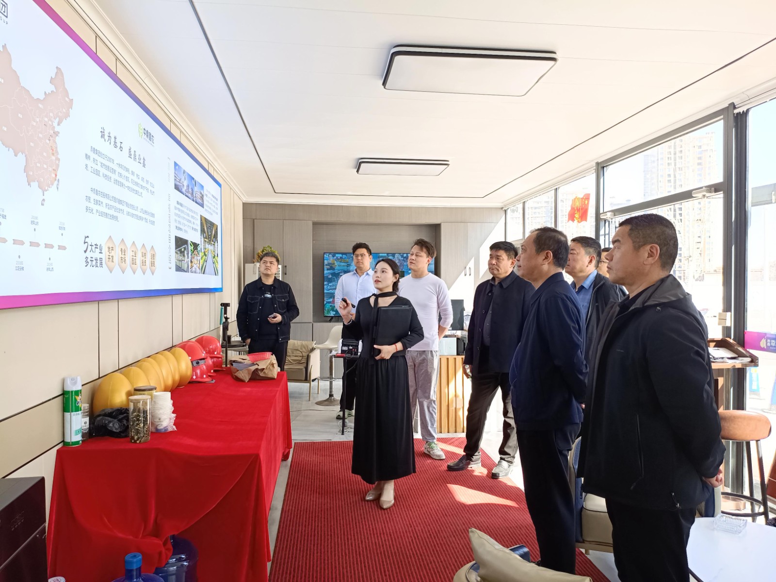 通許縣人大領(lǐng)導(dǎo)一行蒞臨【鼎鑫?幸福滙】項目視察 高度肯定民生工程建設(shè)?