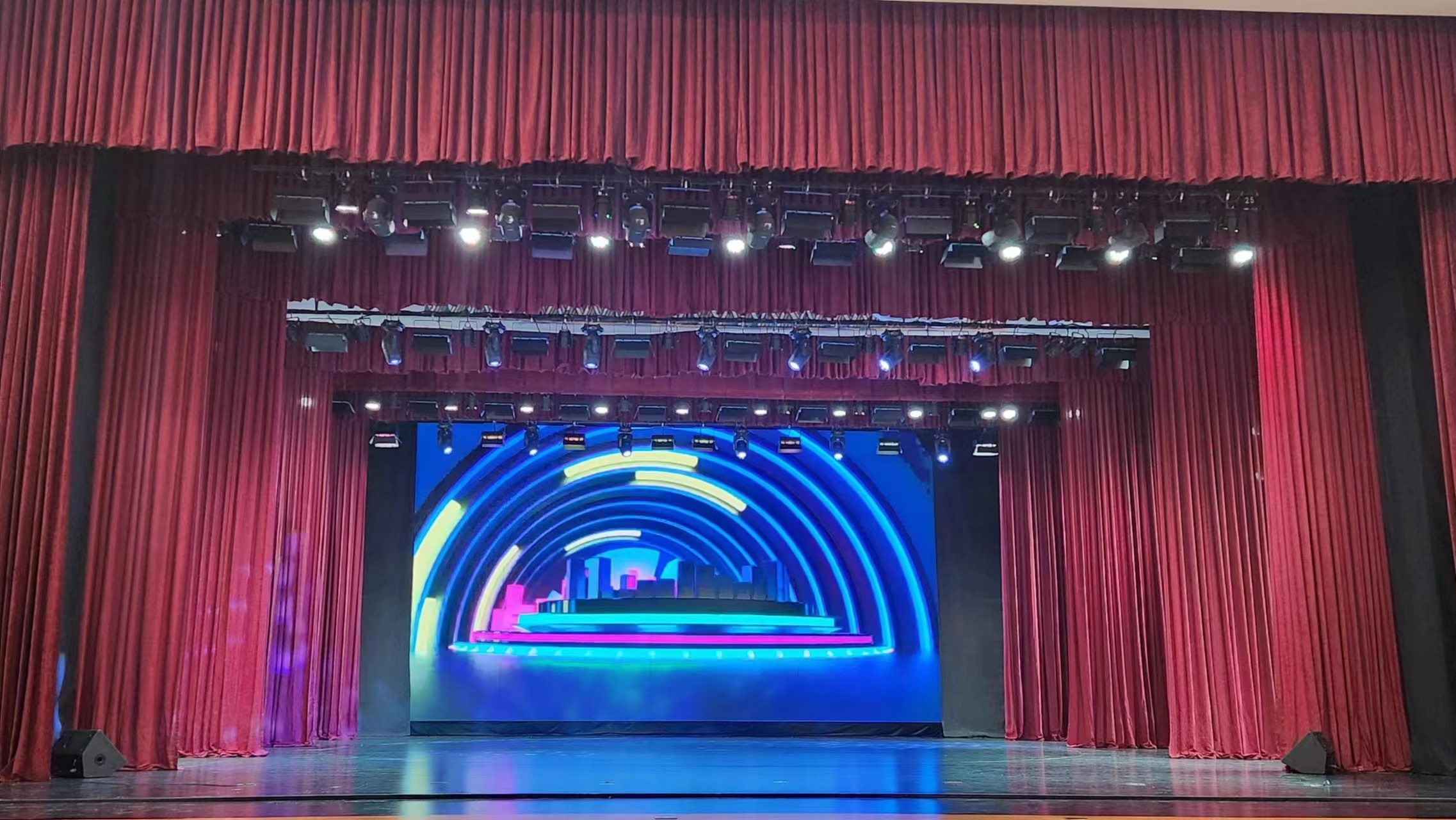 蒙古國 肯特會議中心劇院 舞臺機械、燈光、音響、LED屏項目已順利交付使用